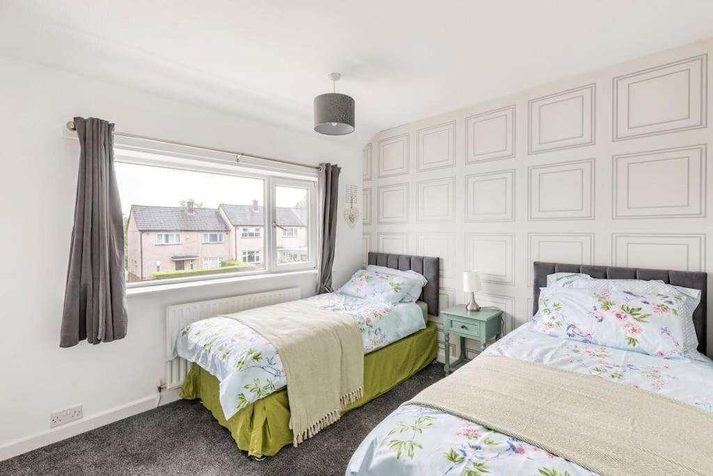 Entire Charming 5-Bed House In Darwen Blackburn Bb1 Free Parking Roadside Rishton Exteriör bild