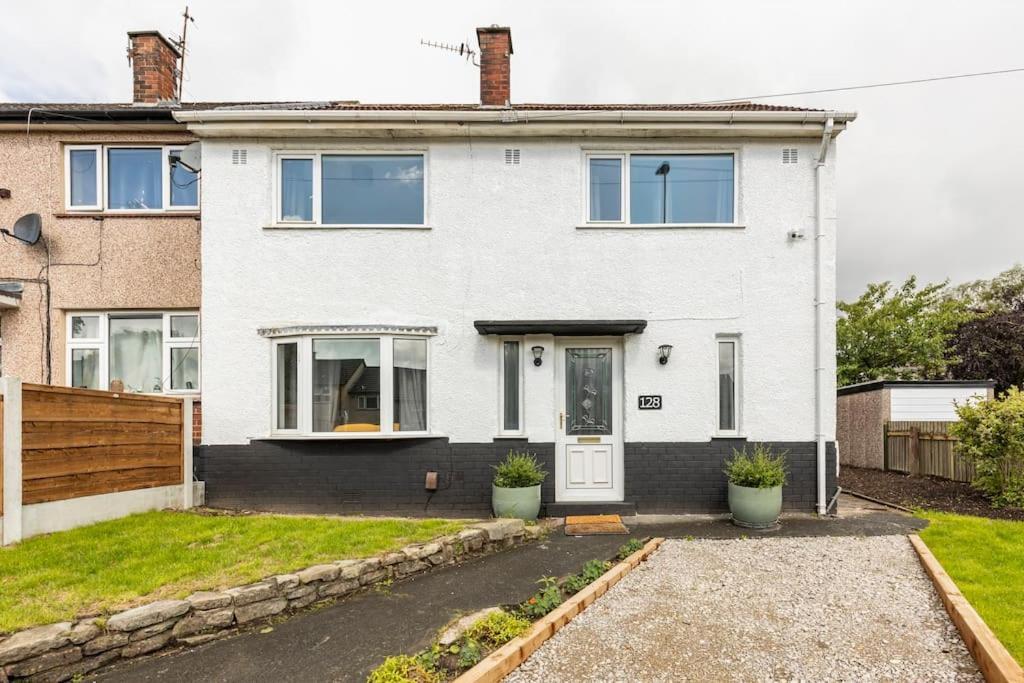 Entire Charming 5-Bed House In Darwen Blackburn Bb1 Free Parking Roadside Rishton Exteriör bild
