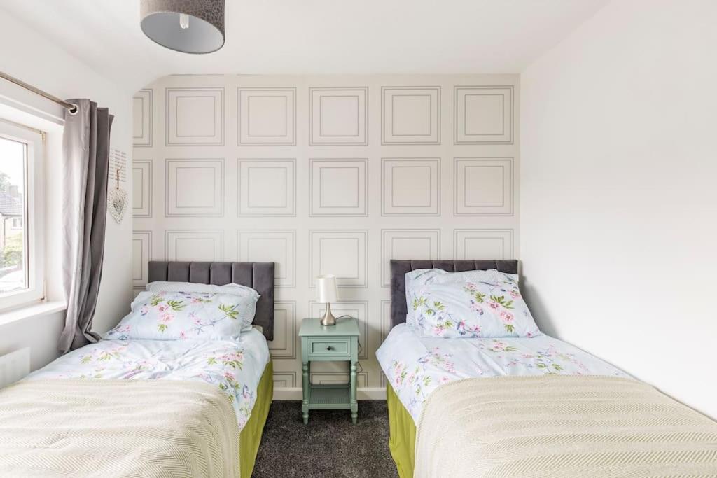 Entire Charming 5-Bed House In Darwen Blackburn Bb1 Free Parking Roadside Rishton Exteriör bild