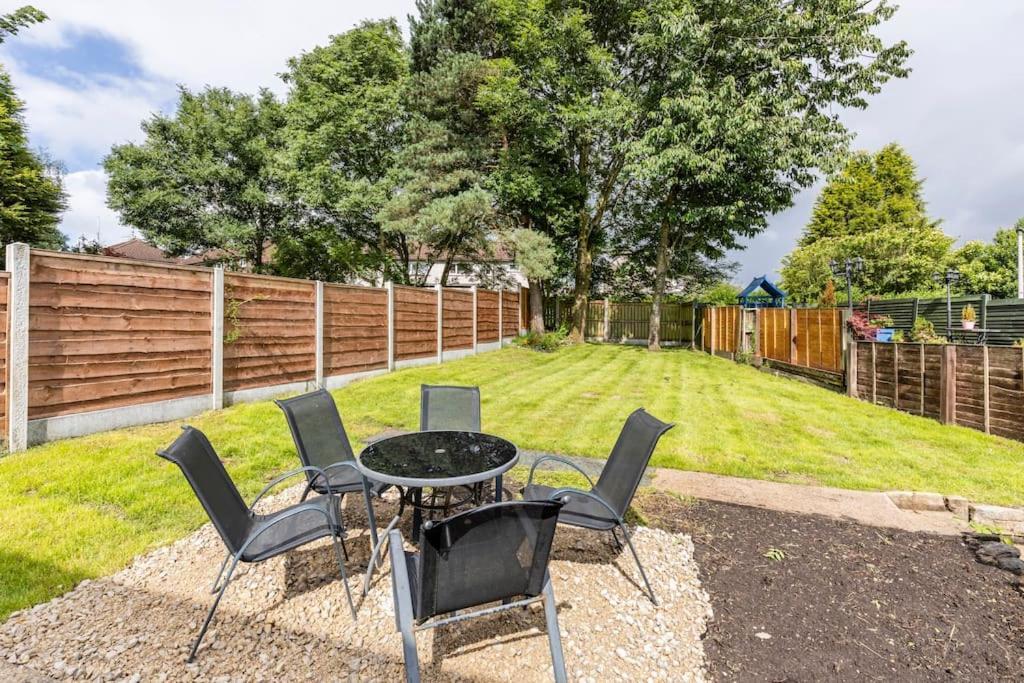 Entire Charming 5-Bed House In Darwen Blackburn Bb1 Free Parking Roadside Rishton Exteriör bild