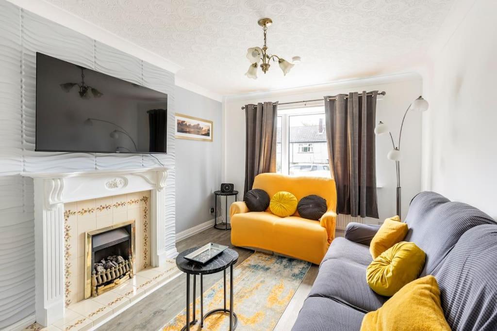 Entire Charming 5-Bed House In Darwen Blackburn Bb1 Free Parking Roadside Rishton Exteriör bild